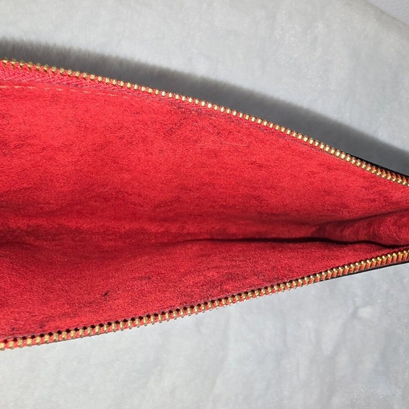 Louis Vuitton Epi Pochette Accessoires - Picture 3 of 16